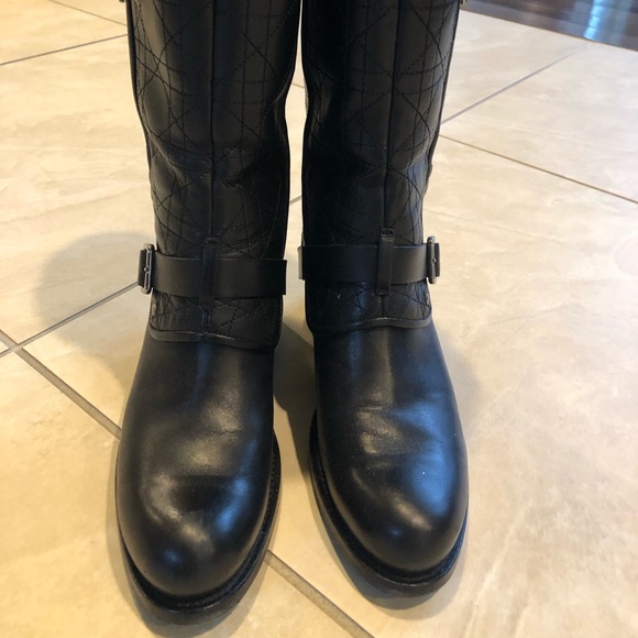 CHRISTIAN DIOR
Black Cannage Quilted Leather Boots Size 37 - Picture 4 of 7